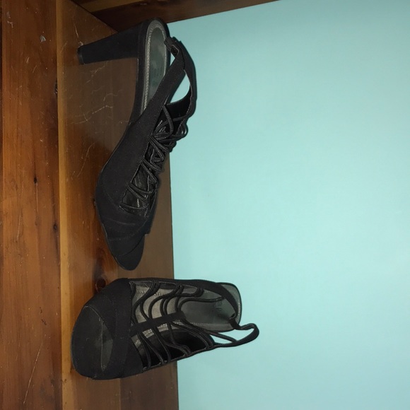 Black heels size 9.5 - Picture 1 of 3